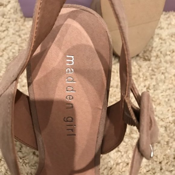 Steve Madden Brand New Suede High Heel Open Toe Platforms Size 10 - Picture 3 of 5